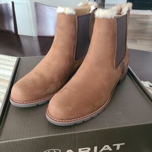 NWT Ariat Wexford Sherpa Waterproof Chelsea Boots